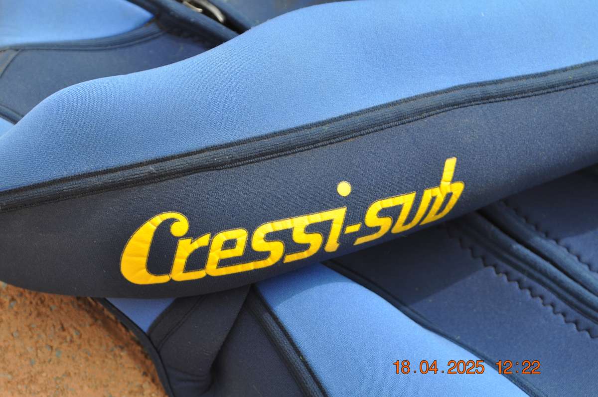 Cressi-Sub 2 Piece Wetsuit 5mm Size Medium