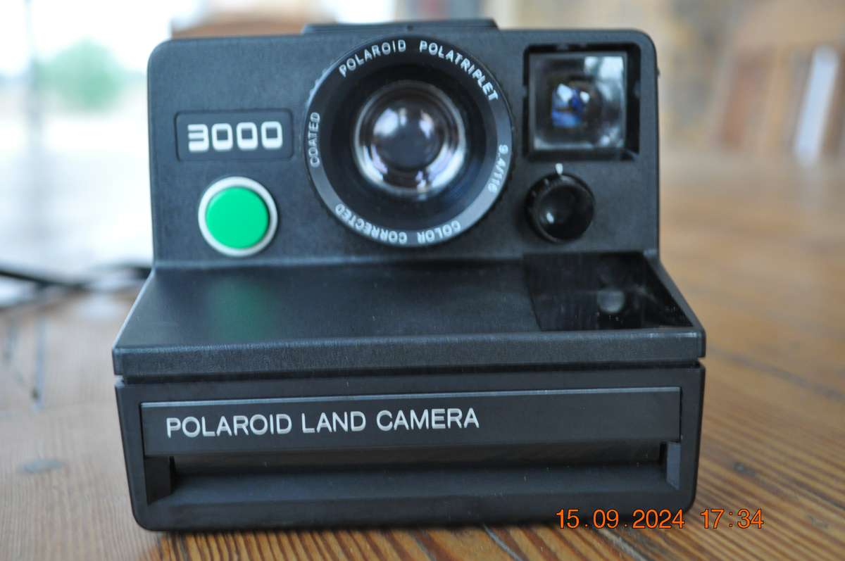 Polaroid 3000 Land Camera (not tested)