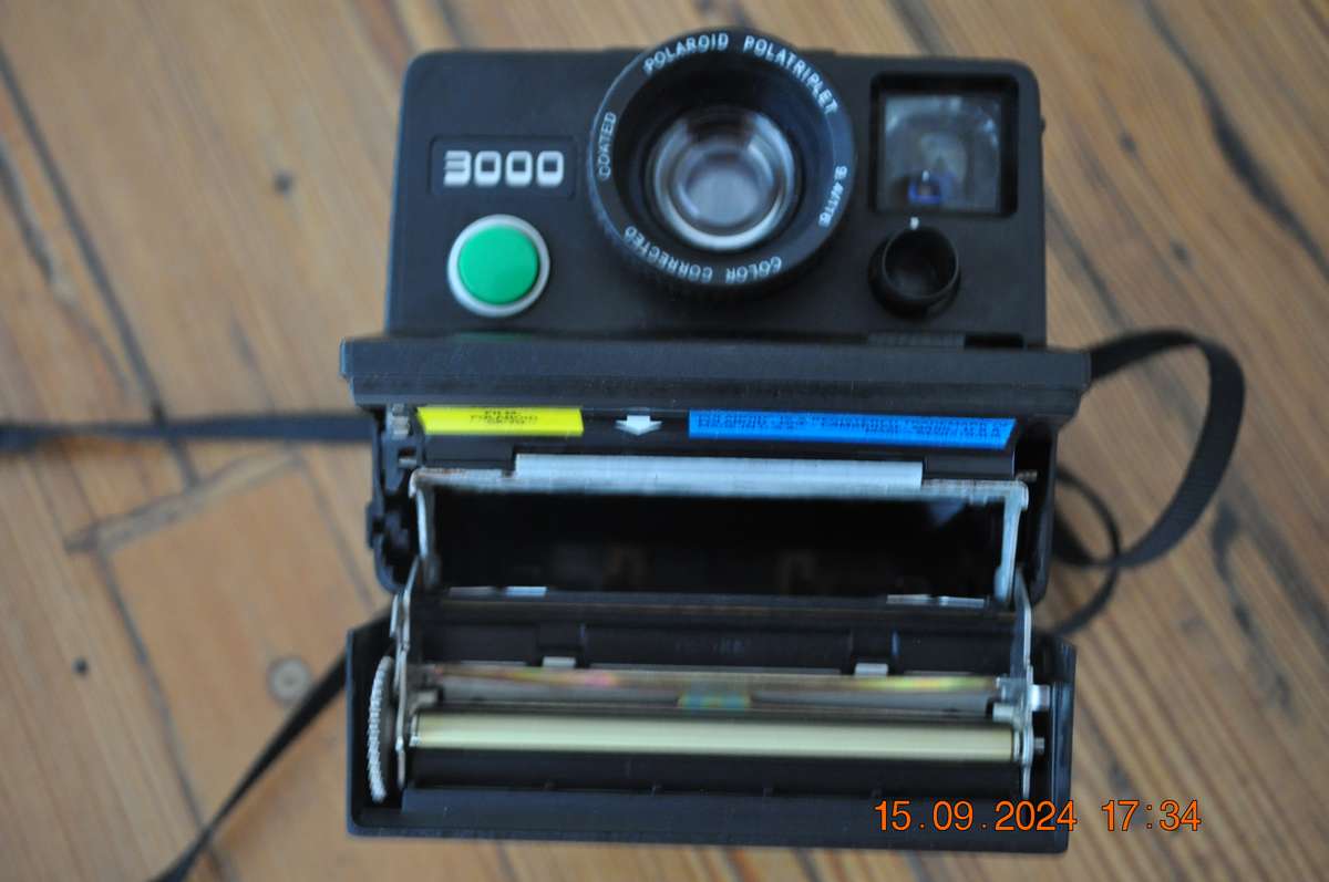 Polaroid 3000 Land Camera (not tested)