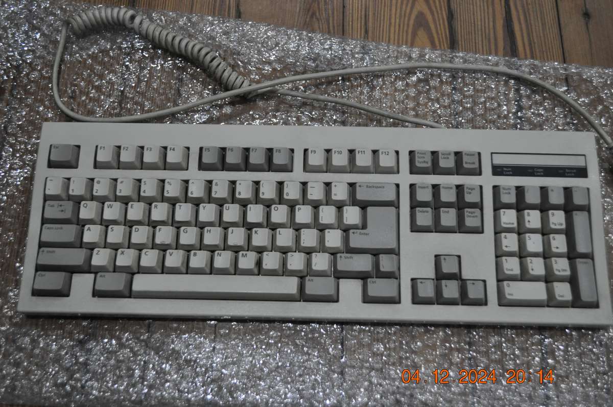 Vintage Din 5 Pin Computer Keyboard