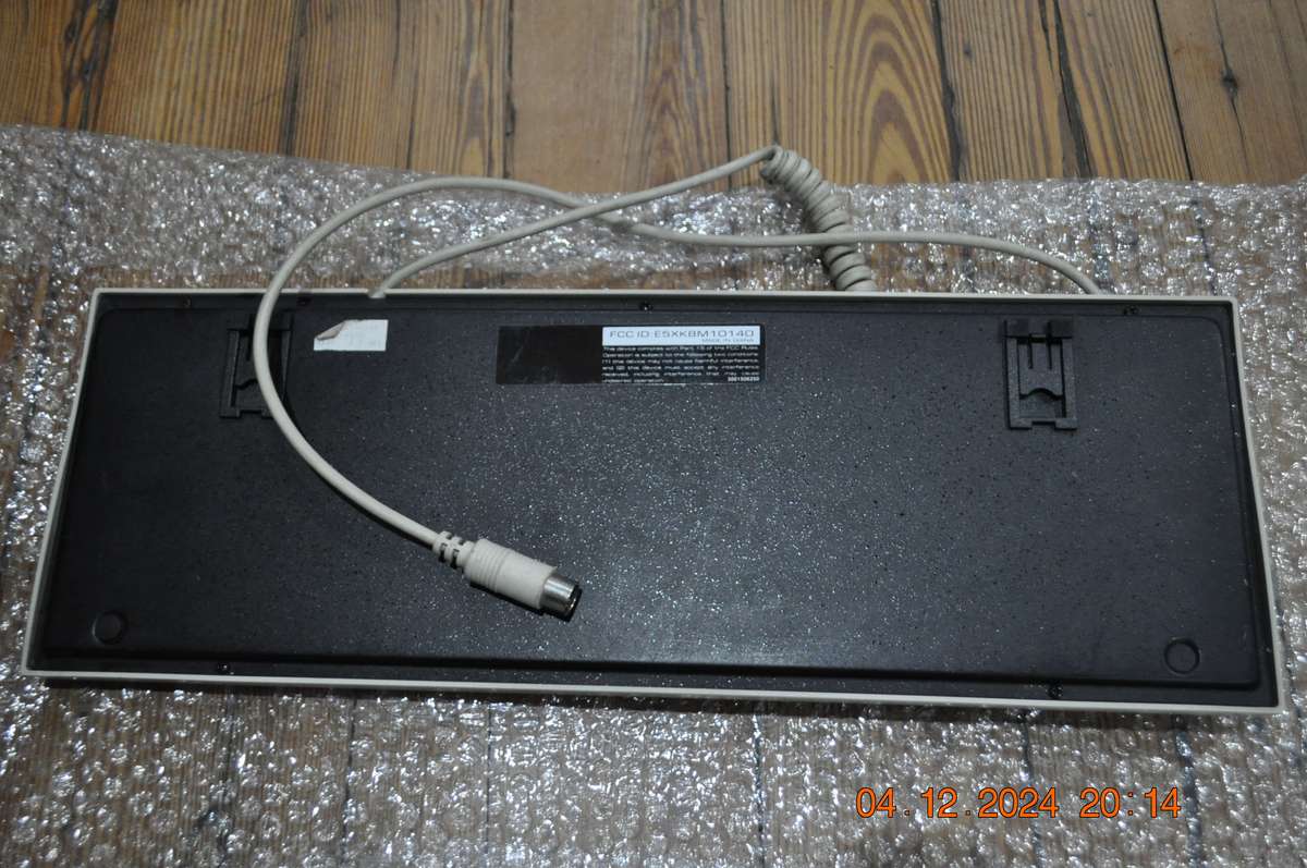 Vintage Din 5 Pin Computer Keyboard