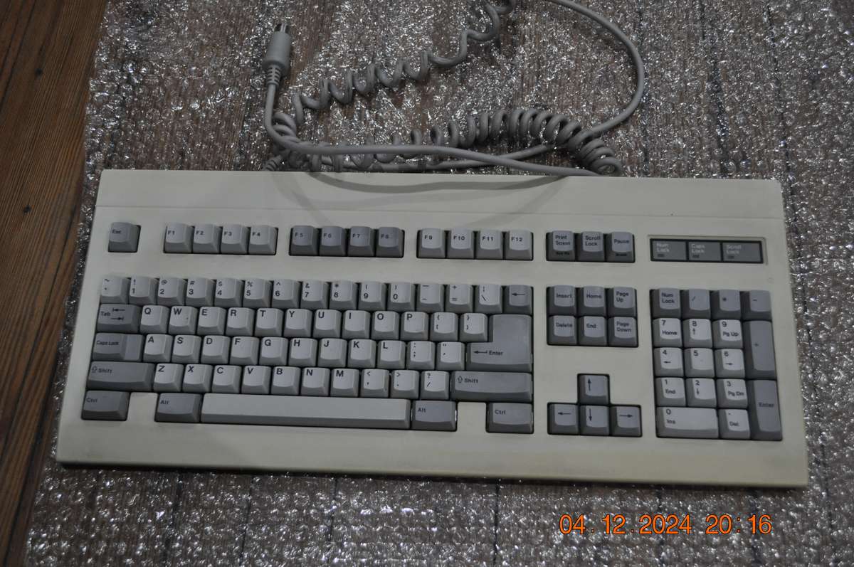 Rare Vintage OKI XT AT Din 5 Pin Computer Keyboard