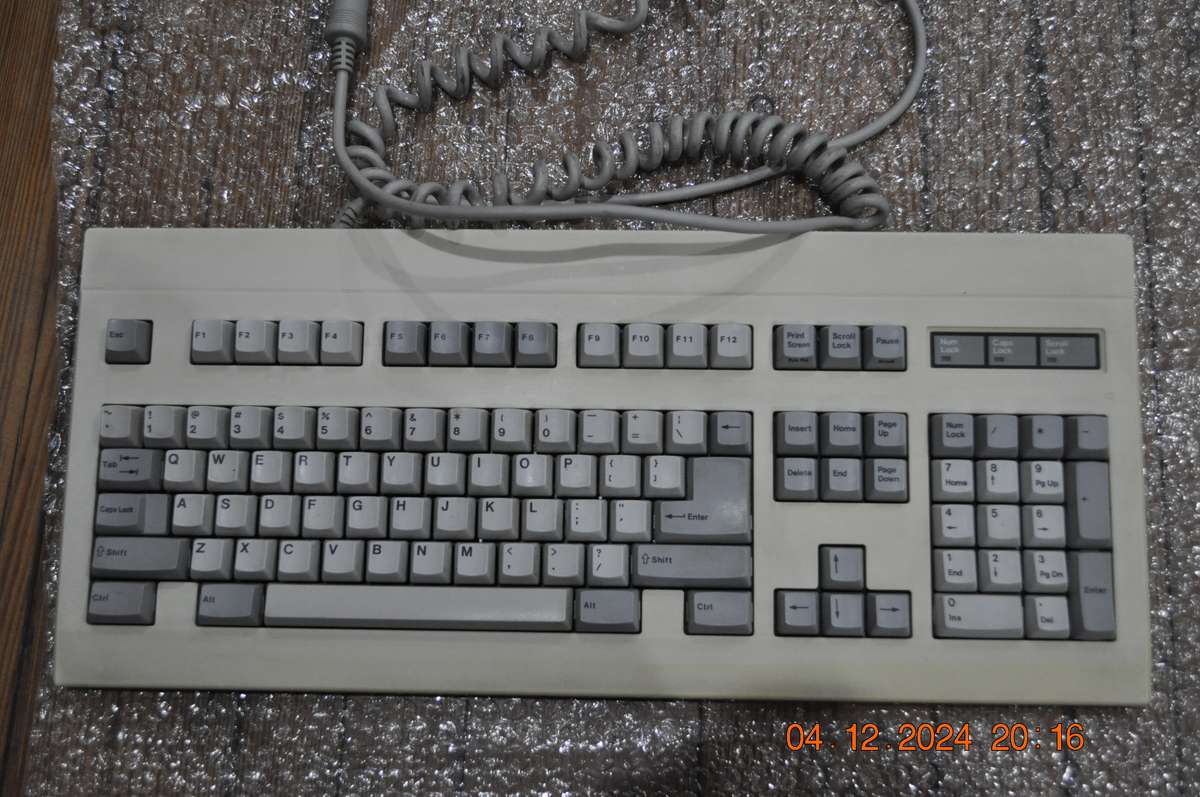 Rare Vintage OKI XT AT Din 5 Pin Computer Keyboard