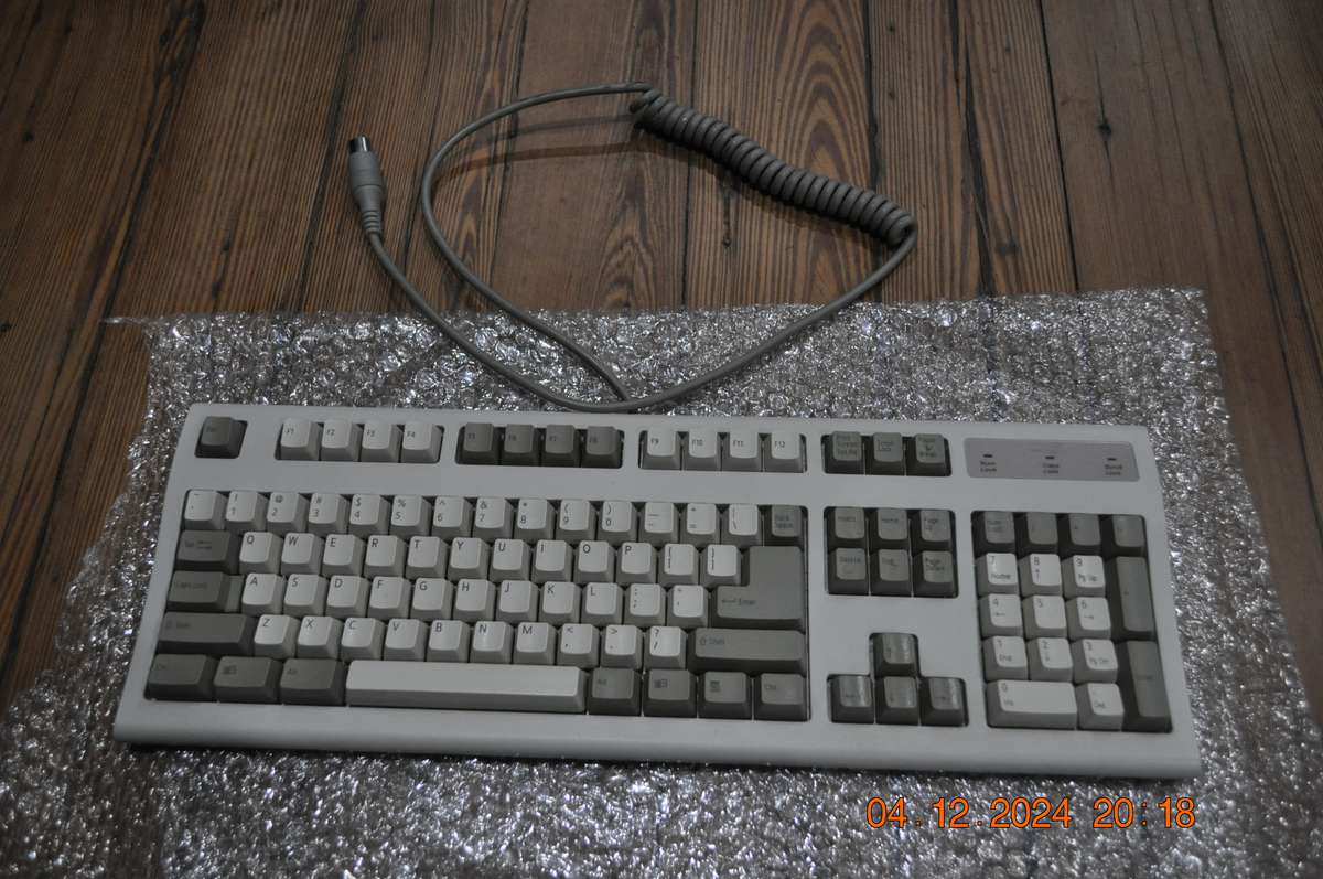 Vintage Acer Din 5 Pin Computer Keyboard