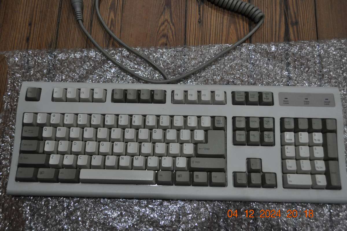 Vintage Acer Din 5 Pin Computer Keyboard