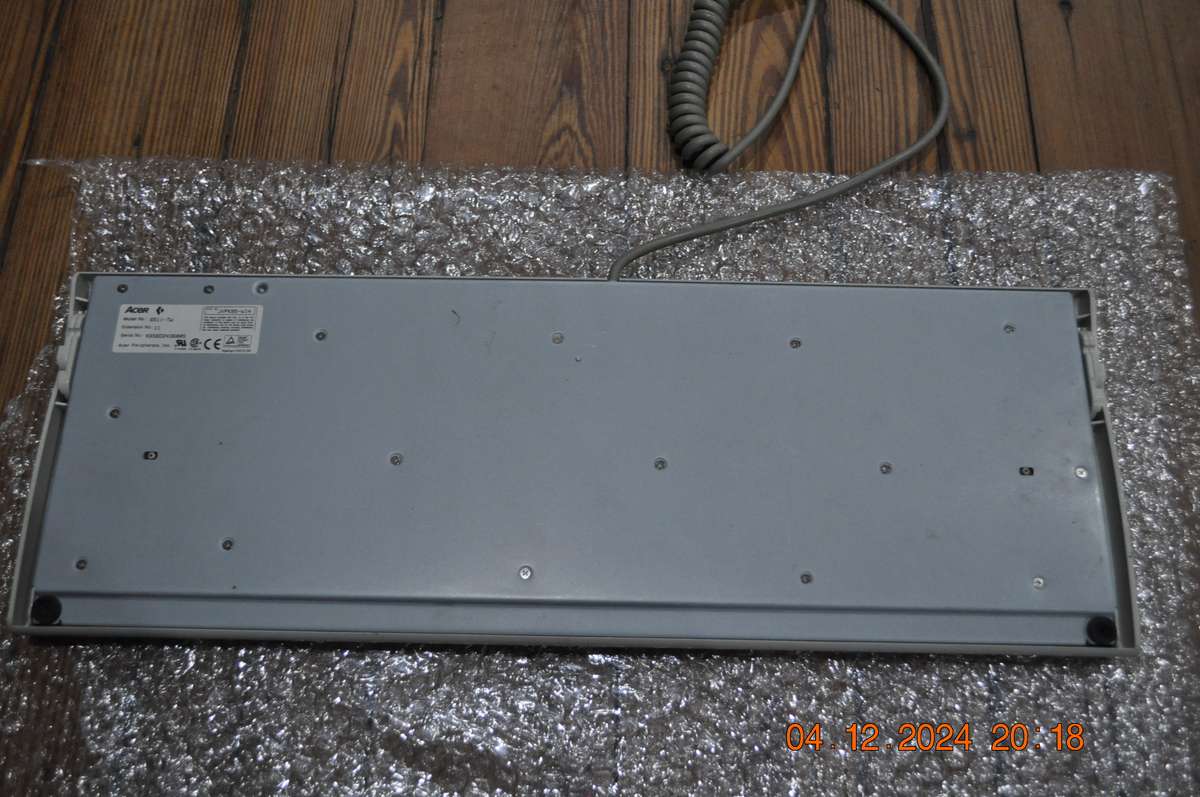 Vintage Acer Din 5 Pin Computer Keyboard