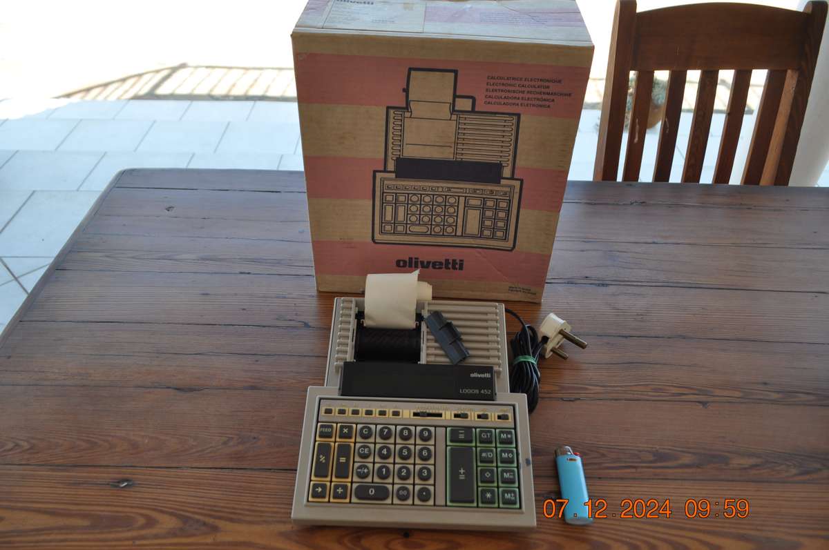 Vintage Olivetti Logos 452 Calculator