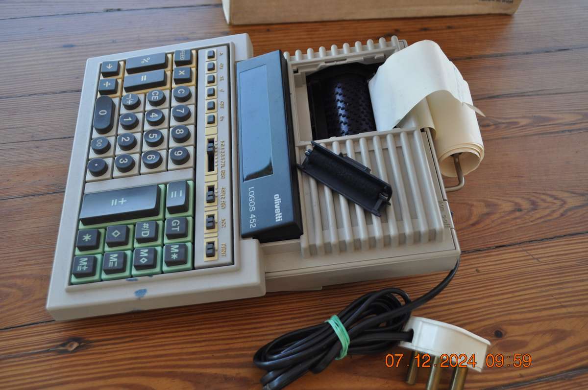 Vintage Olivetti Logos 452 Calculator