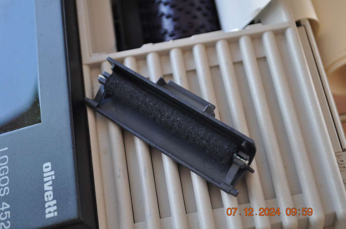 Vintage Olivetti Logos 452 Calculator