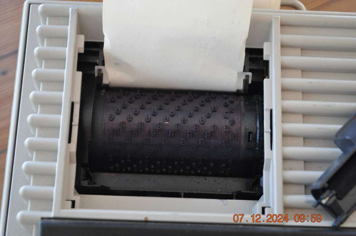 Vintage Olivetti Logos 452 Calculator