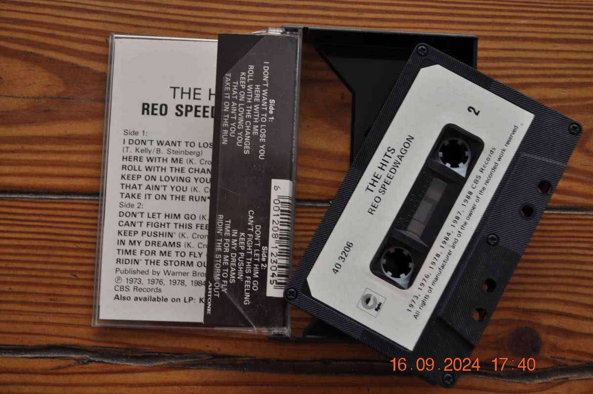 REO Speedwagon - The Hits (Cassette)