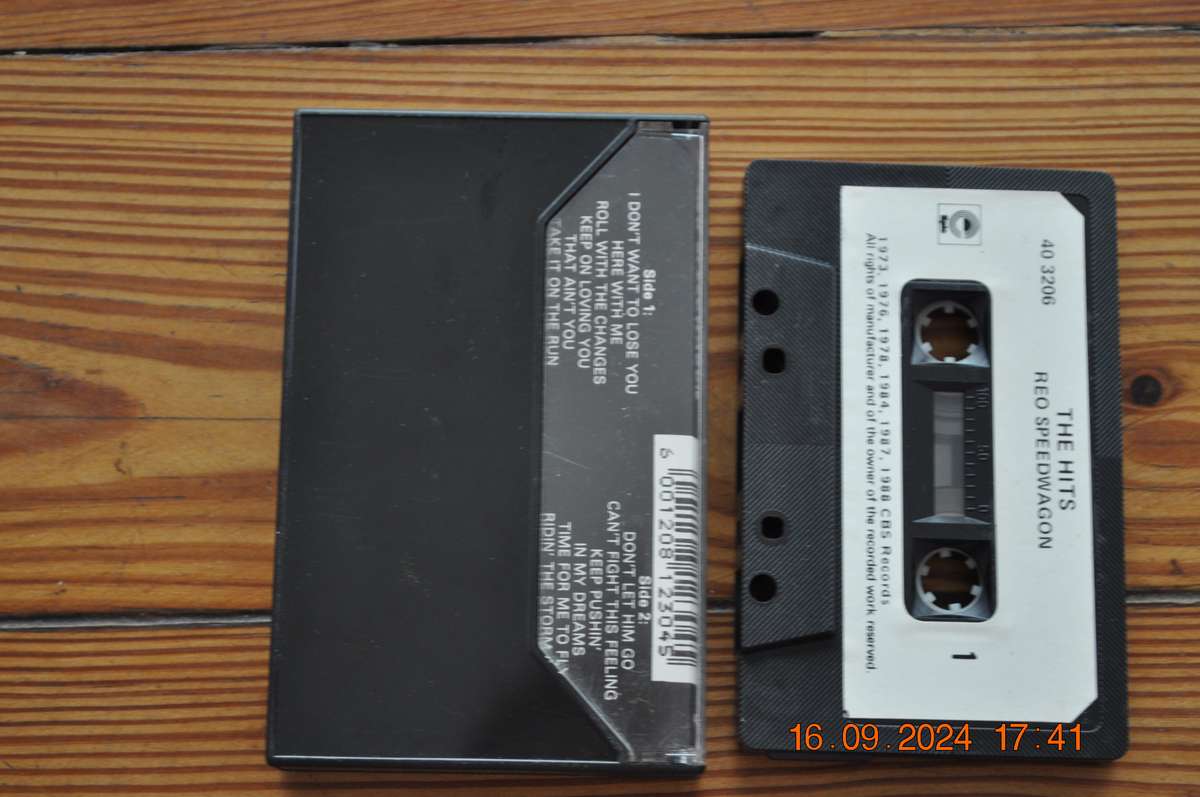 REO Speedwagon - The Hits (Cassette)