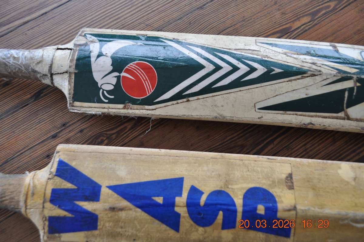 Vintage Wasp Flash Cricket Bats (as is)