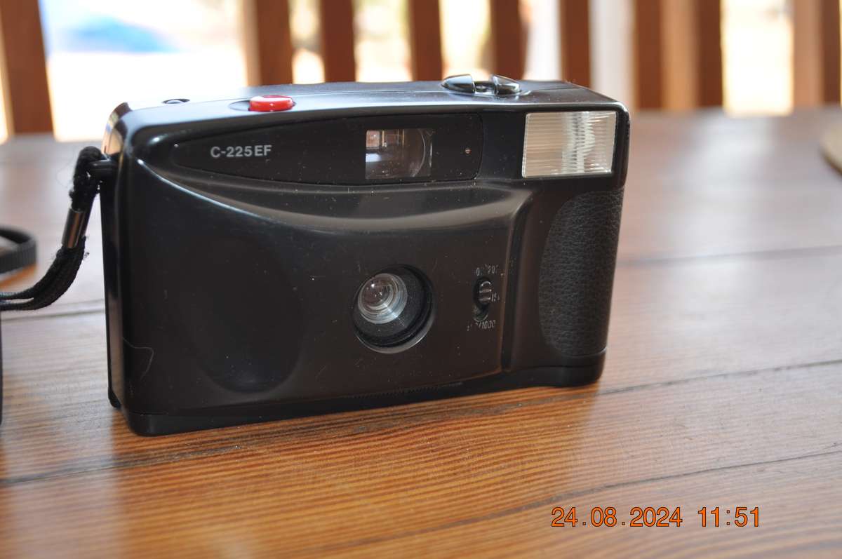 Old 35mm Film Cameras x 4 (selling as is)