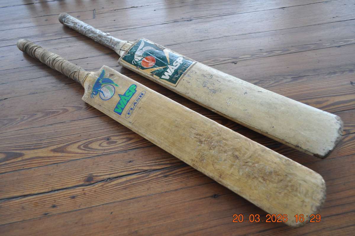 Vintage Wasp Flash Cricket Bats (as is)