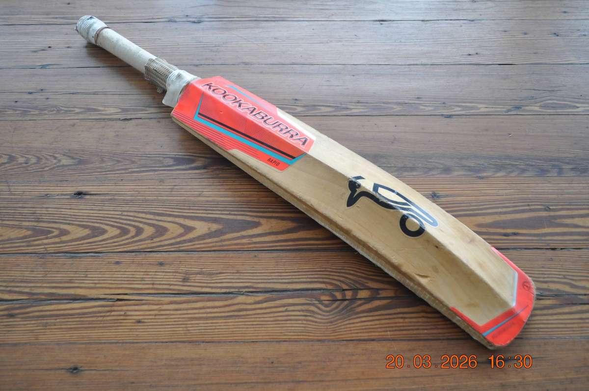 Kookaburra Rapid Pro 1000 Kids Cricket Bat Size 3
