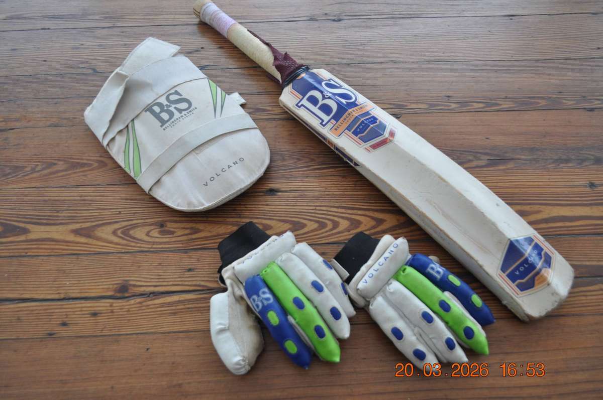 B&S Kids Cricket Bat Size 2 Gloves and Leg Guard