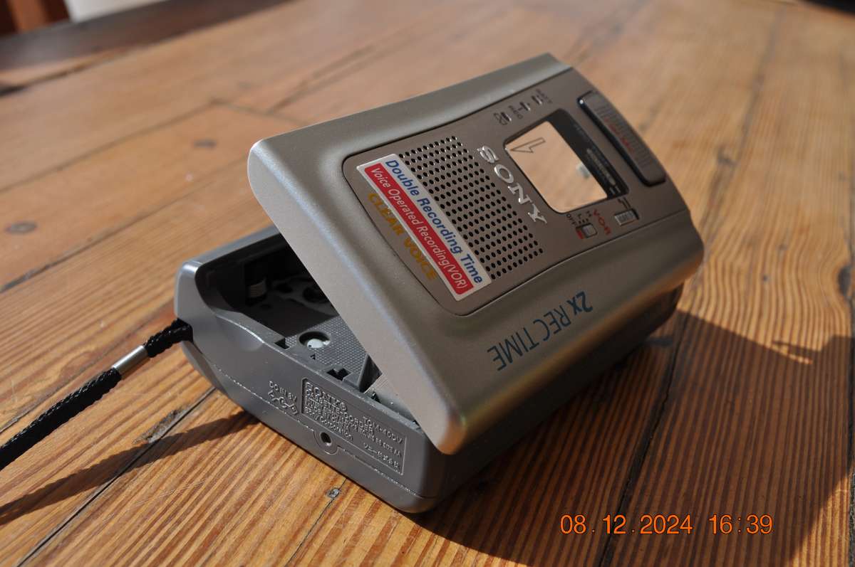 Vintage Sony Cassette Walkman Player Recorder (no sound)