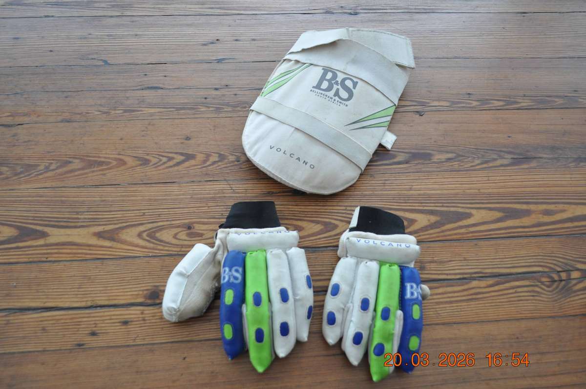 B&S Kids Cricket Bat Size 2 Gloves and Leg Guard