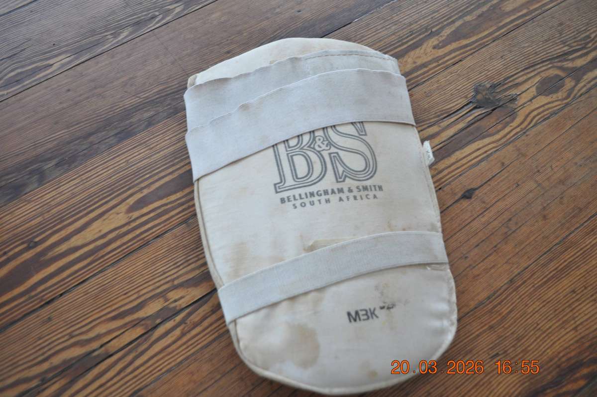 Youth Cricket Helmet Pads and Leg Guard