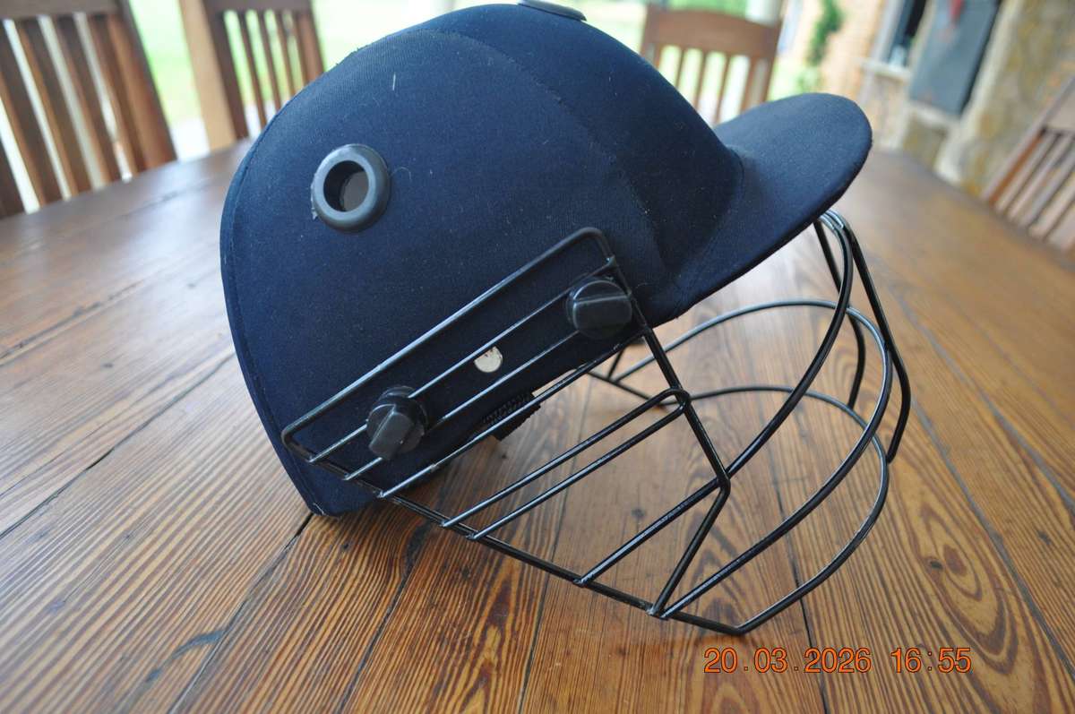 Youth Cricket Helmet Pads and Leg Guard