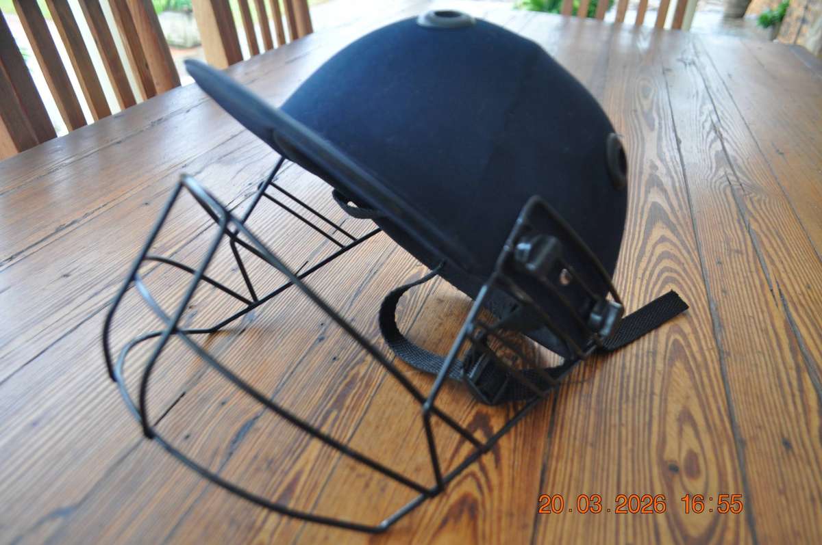 Youth Cricket Helmet Pads and Leg Guard