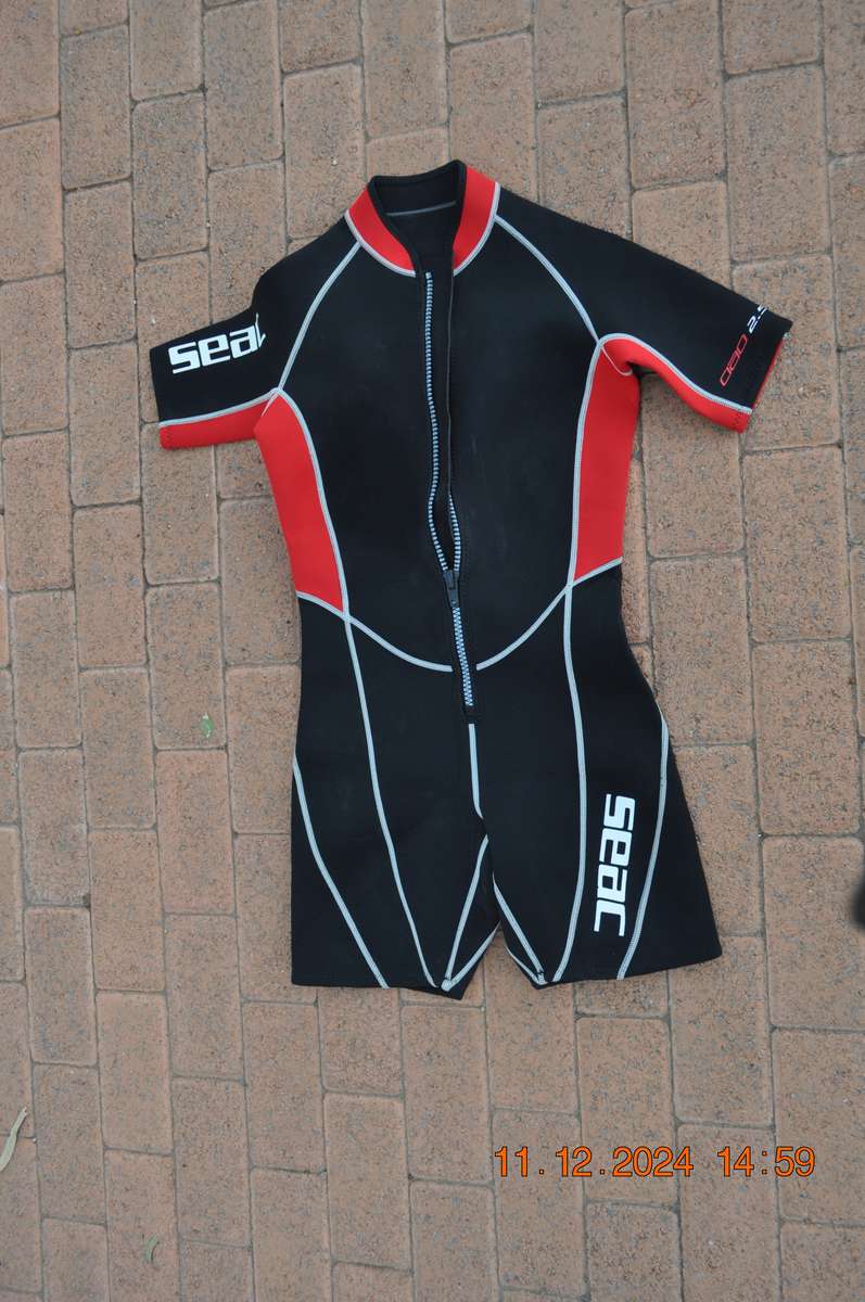 Seac Cao 2.5mm Shorty Wetsuit (size medium)