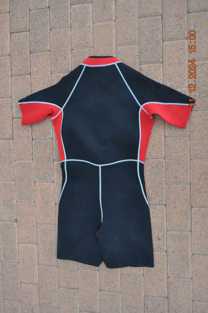 Seac Cao 2.5mm Shorty Wetsuit (size medium)