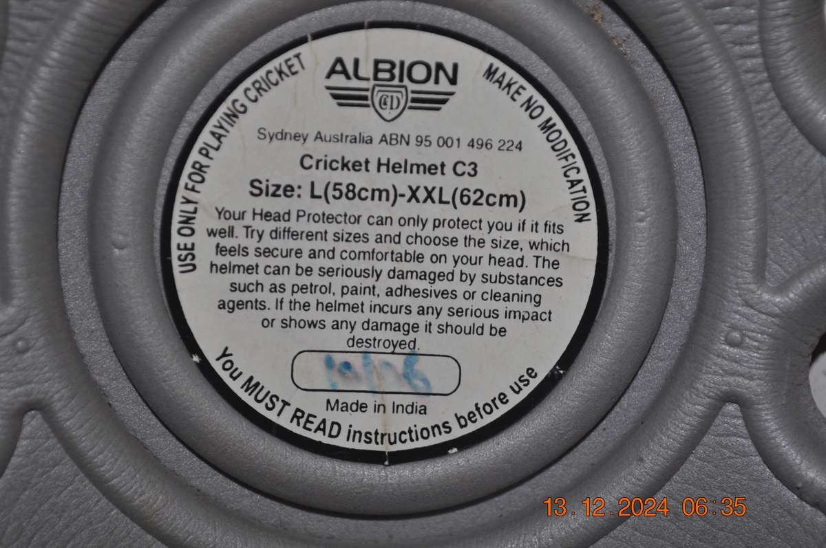 Albion Cricket Helmet (size L Xxl)