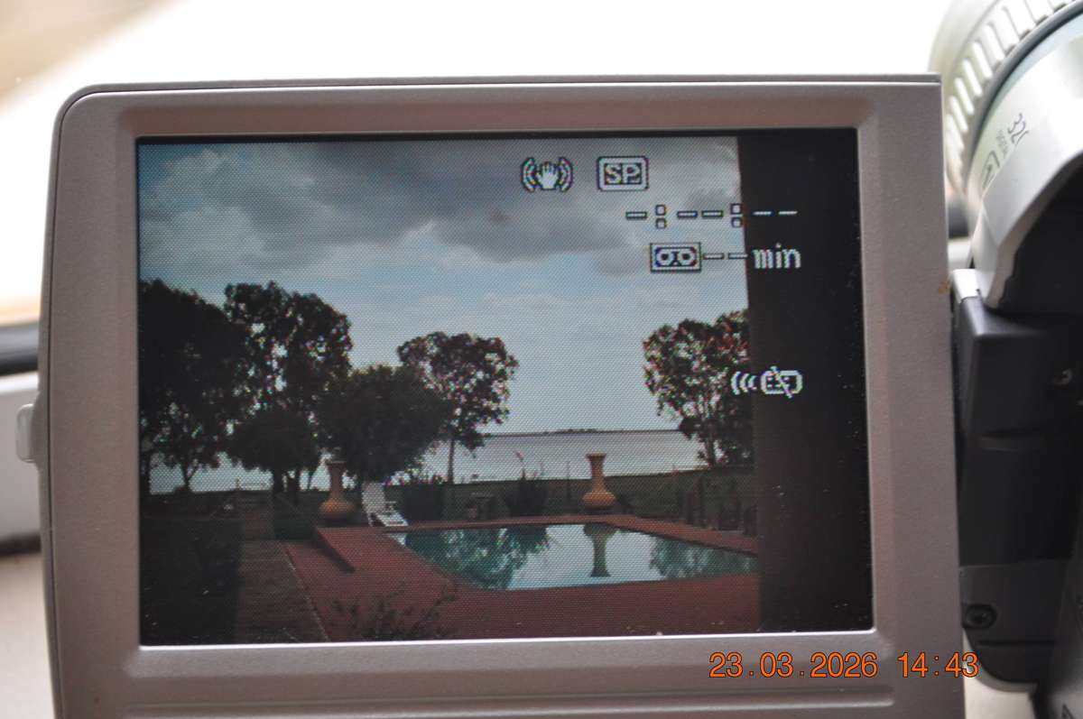 Canon MVX150i MiniDV Digital Video Camera (please read)
