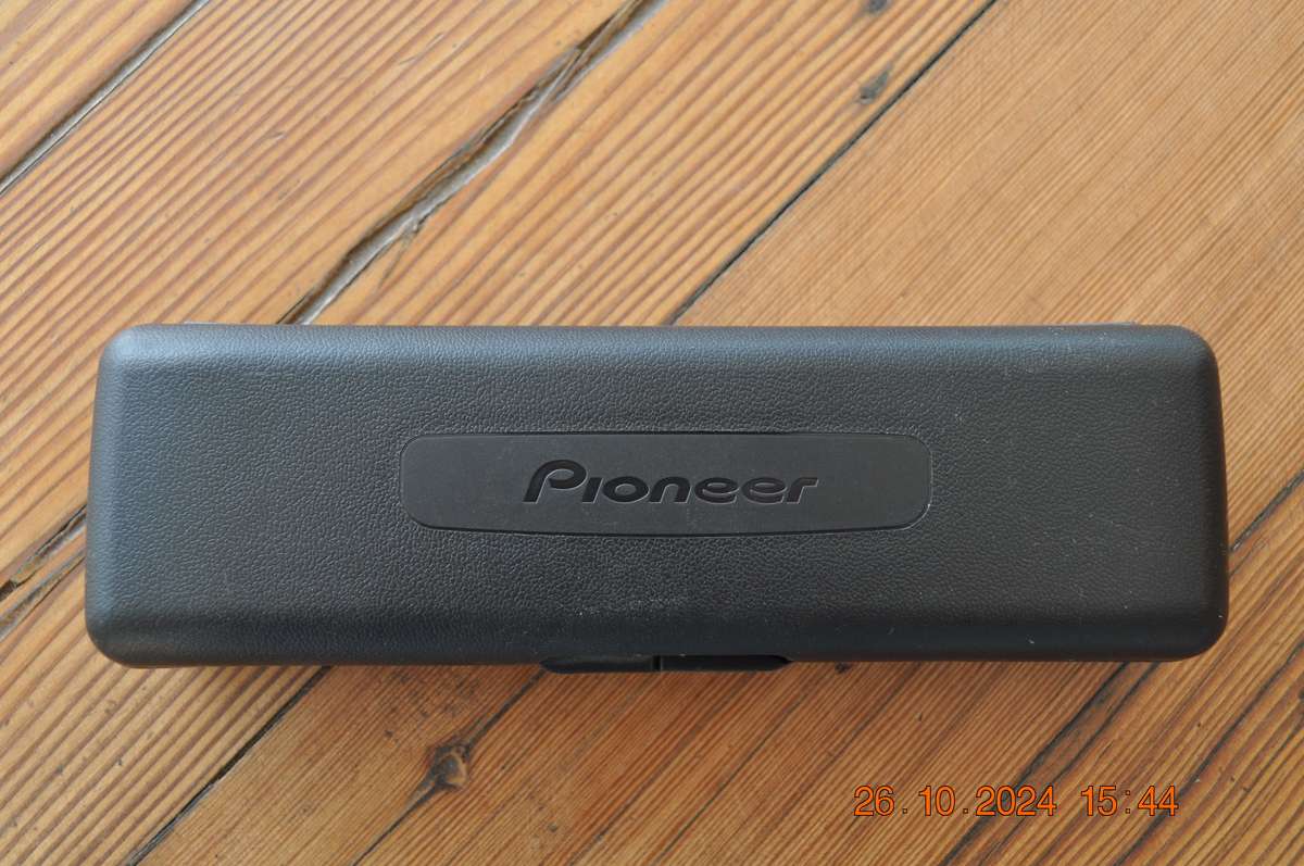 Pioneer DEH-1300R Car Radio Clip On Face
