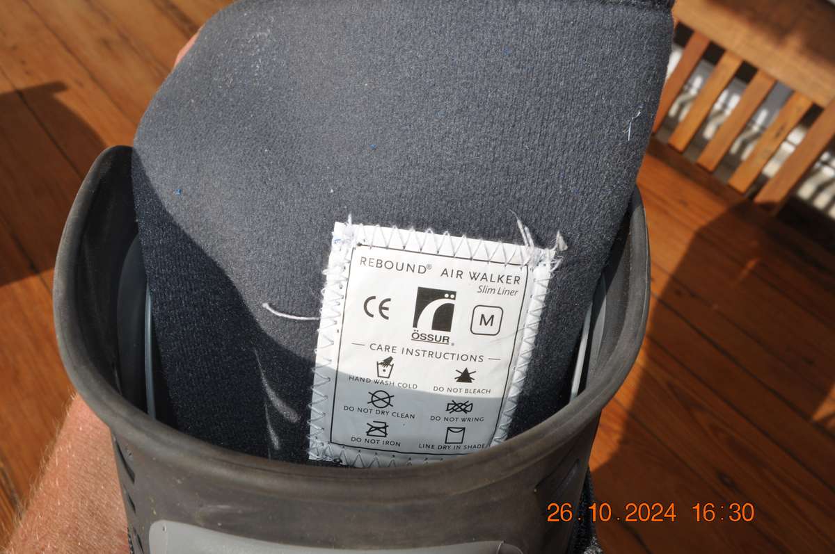 Ossur Rebound Air Walker Moon Boot Size Medium