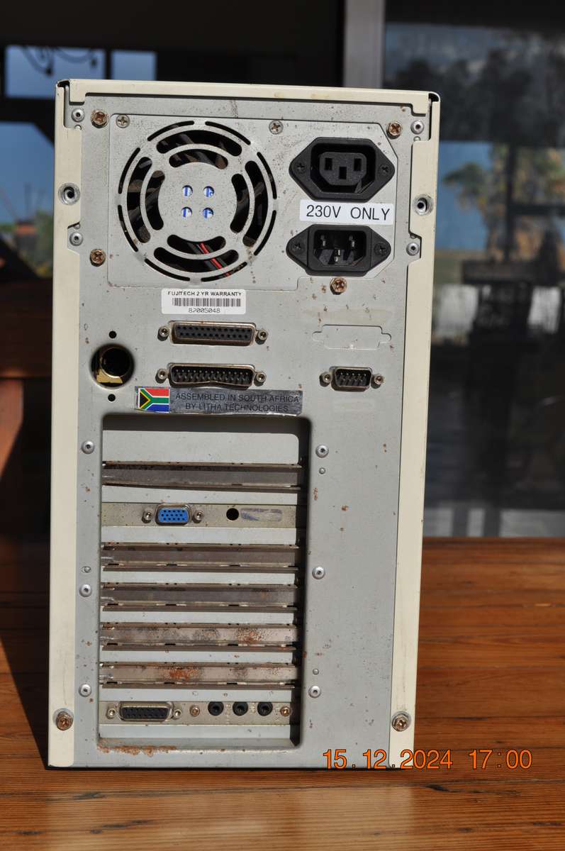 Vintage PC Pentium MMX 200 Mhz