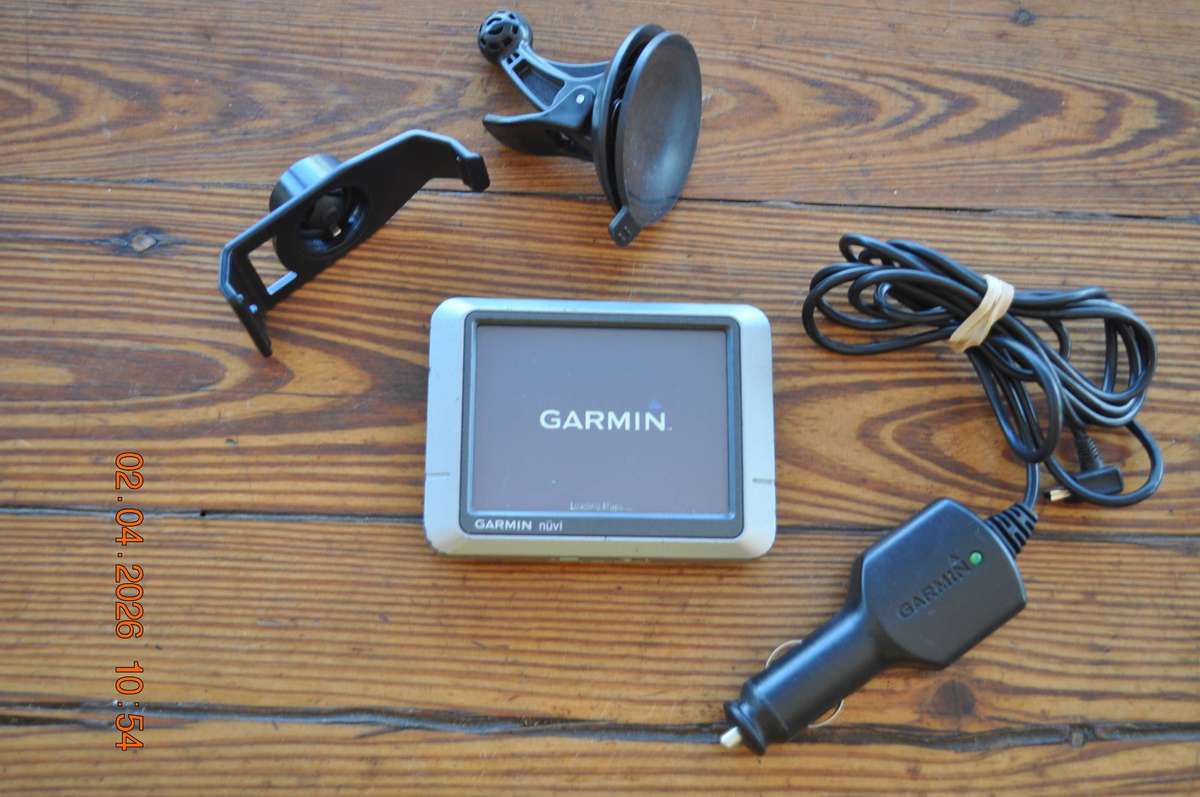 Garmin Nuvi 200 GPS Complete