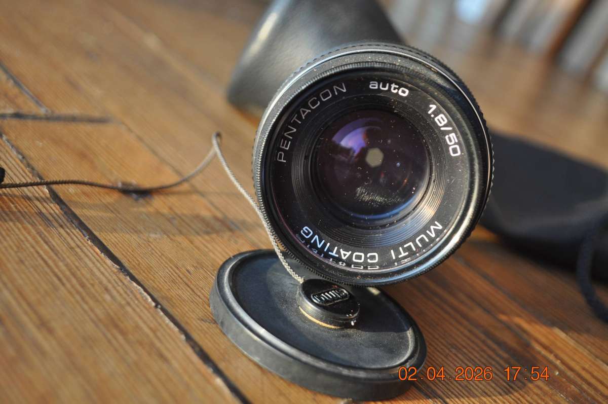 Pentacon Auto 50mm 1.8 Camera Lens