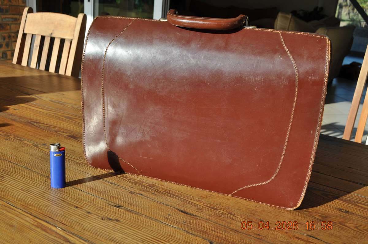 Vintage Cheney England Leather Briefcase Doctors Bag Document File