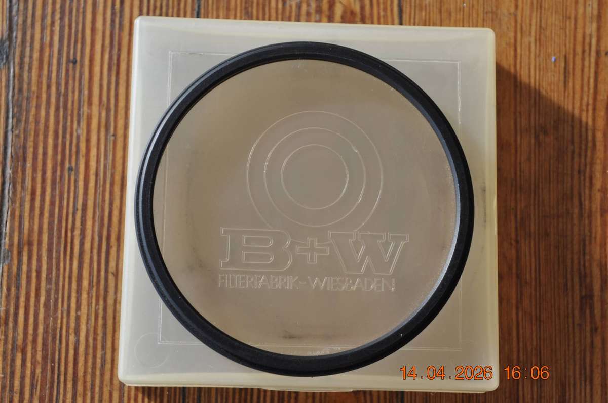 B+W 77mm Camera Lens Filter 77E KR 1.5 1.1x In Protection Case