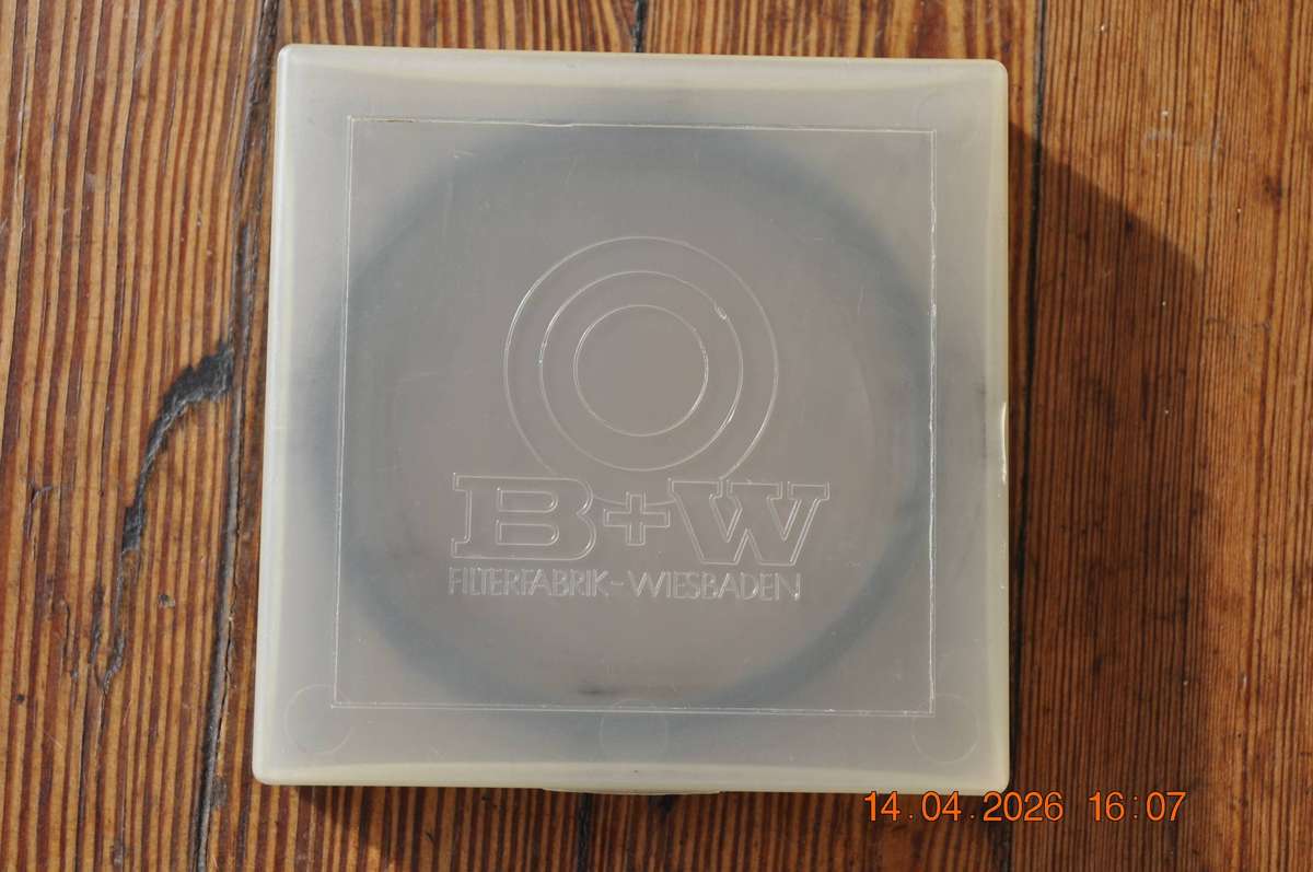B+W 77mm Camera Lens Filter 77E KR 1.5 1.1x In Protection Case