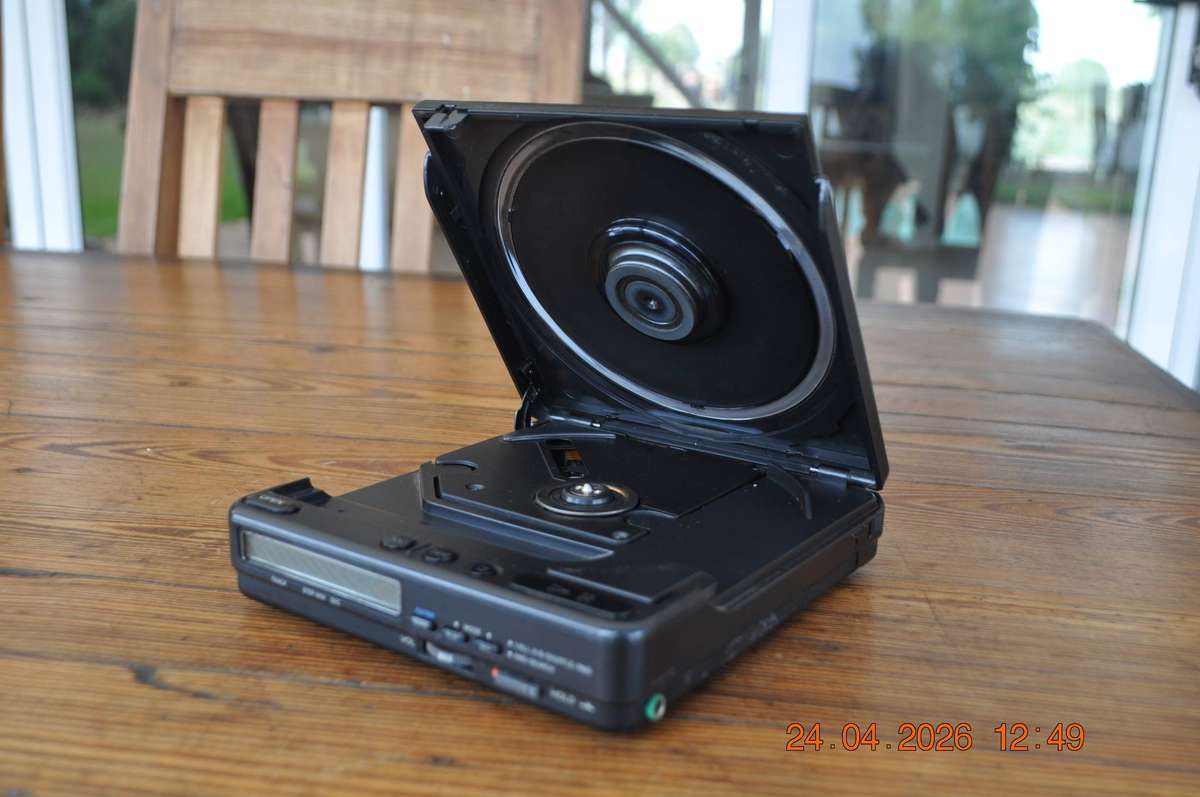 Vintage Sony D-40 Discman CD Player (as is)