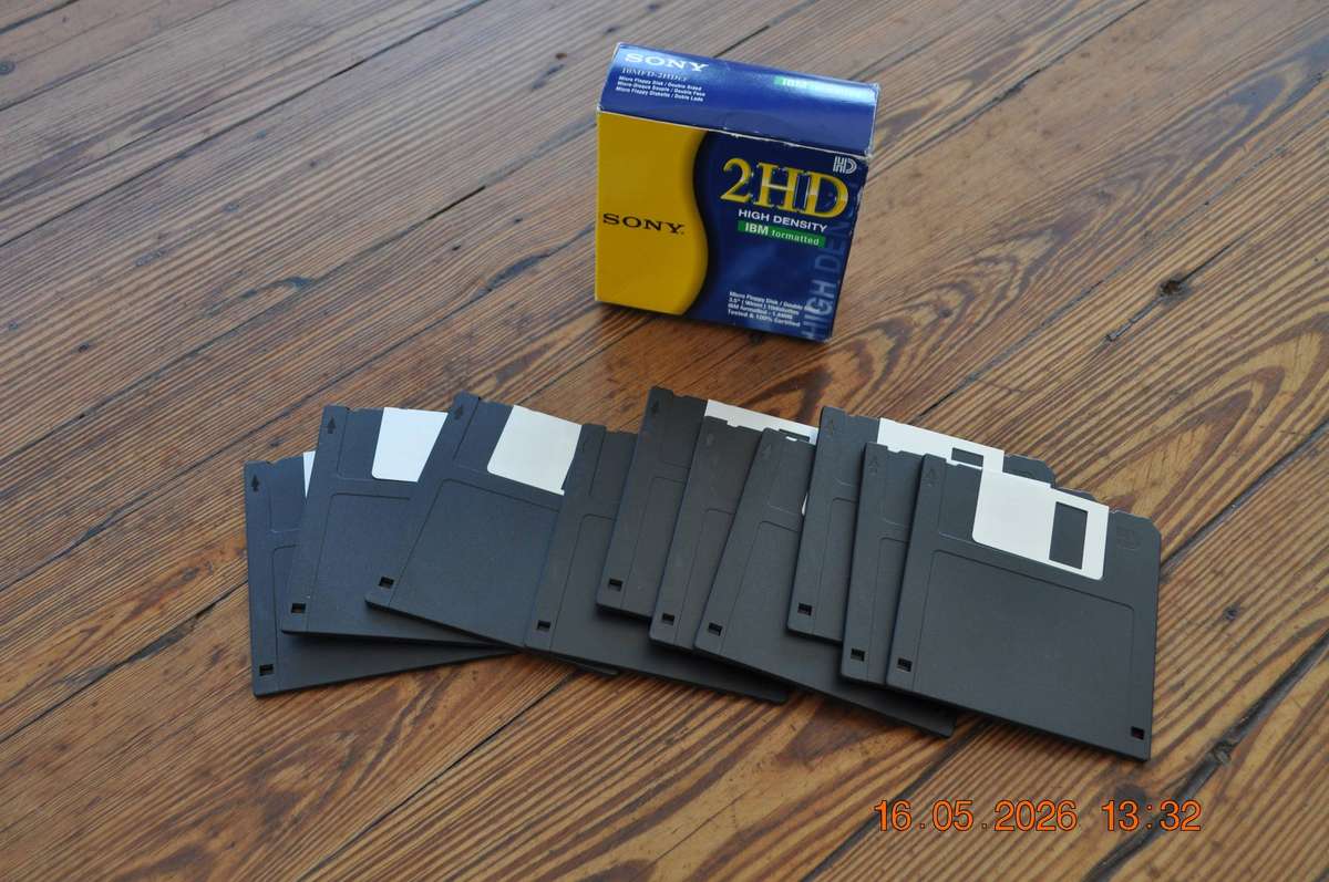 Vintage Sony 3.5 inch 2HD High Density Floppy Disks