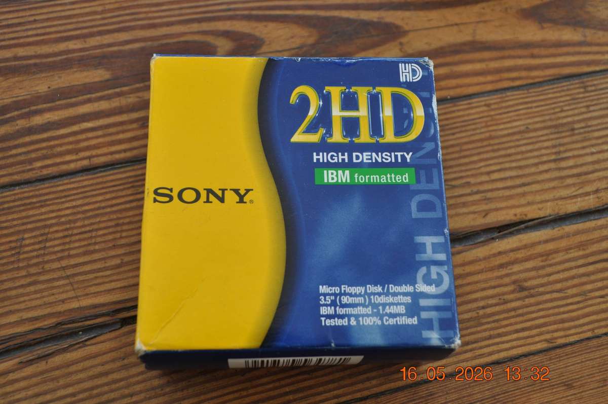 Vintage Sony 3.5 inch 2HD High Density Floppy Disks