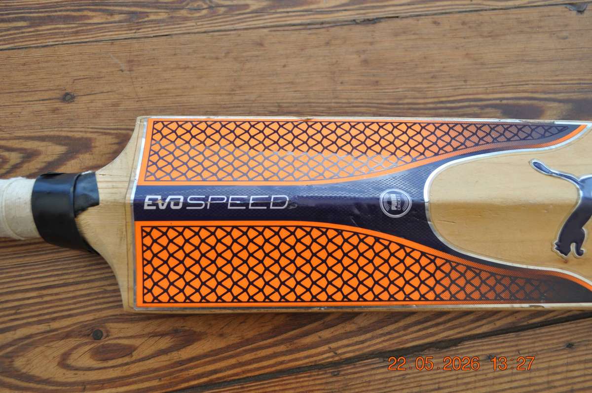 Puma EvoSpeed 4 Cricket Bat (size 5)