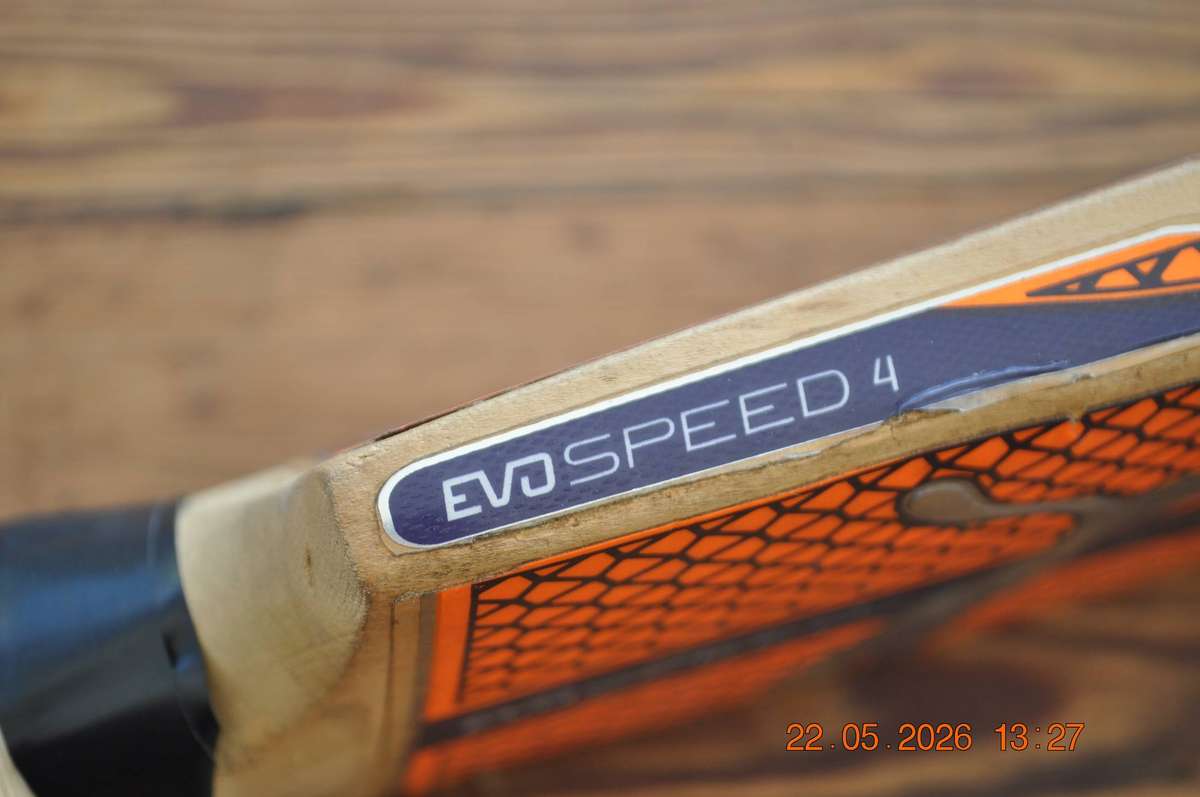 Puma EvoSpeed 4 Cricket Bat (size 5)