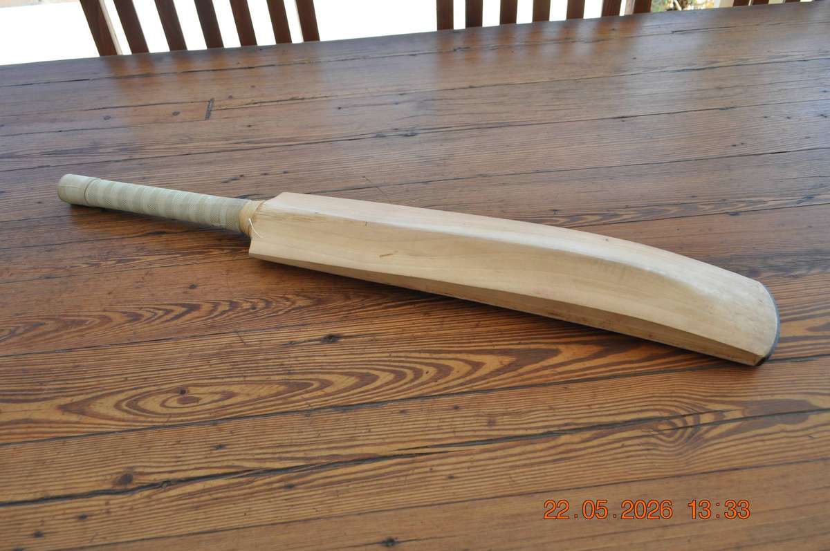 Cricket Bat (size 6)