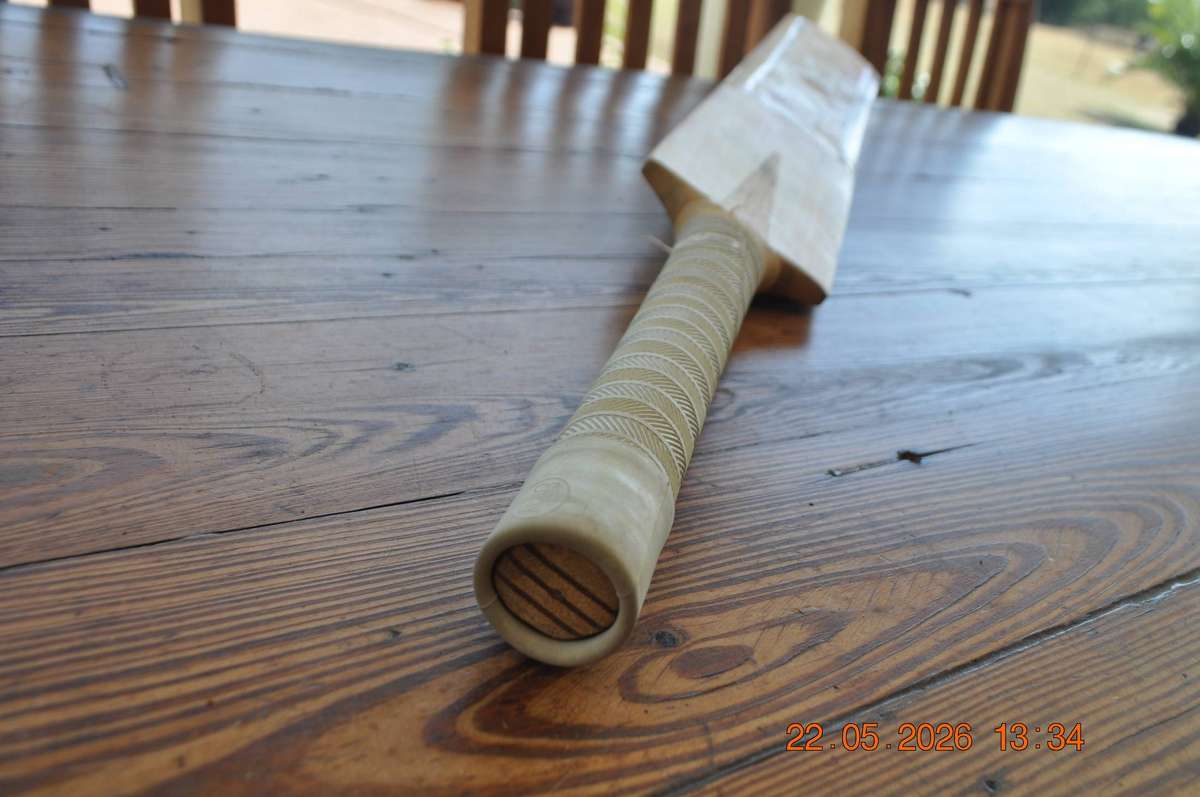 Cricket Bat (size 6)
