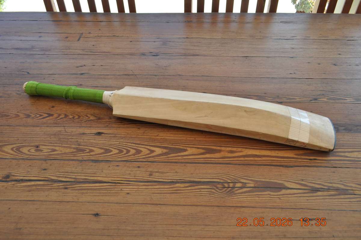 Cricket Bat (size SH)