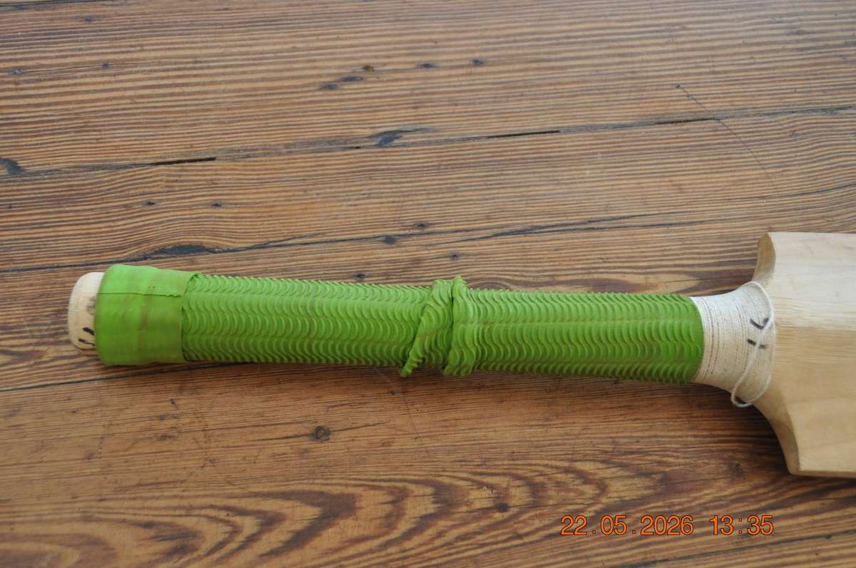 Cricket Bat (size SH)
