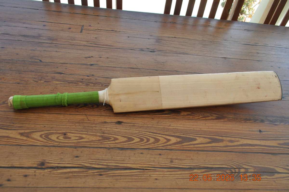Cricket Bat (size SH)