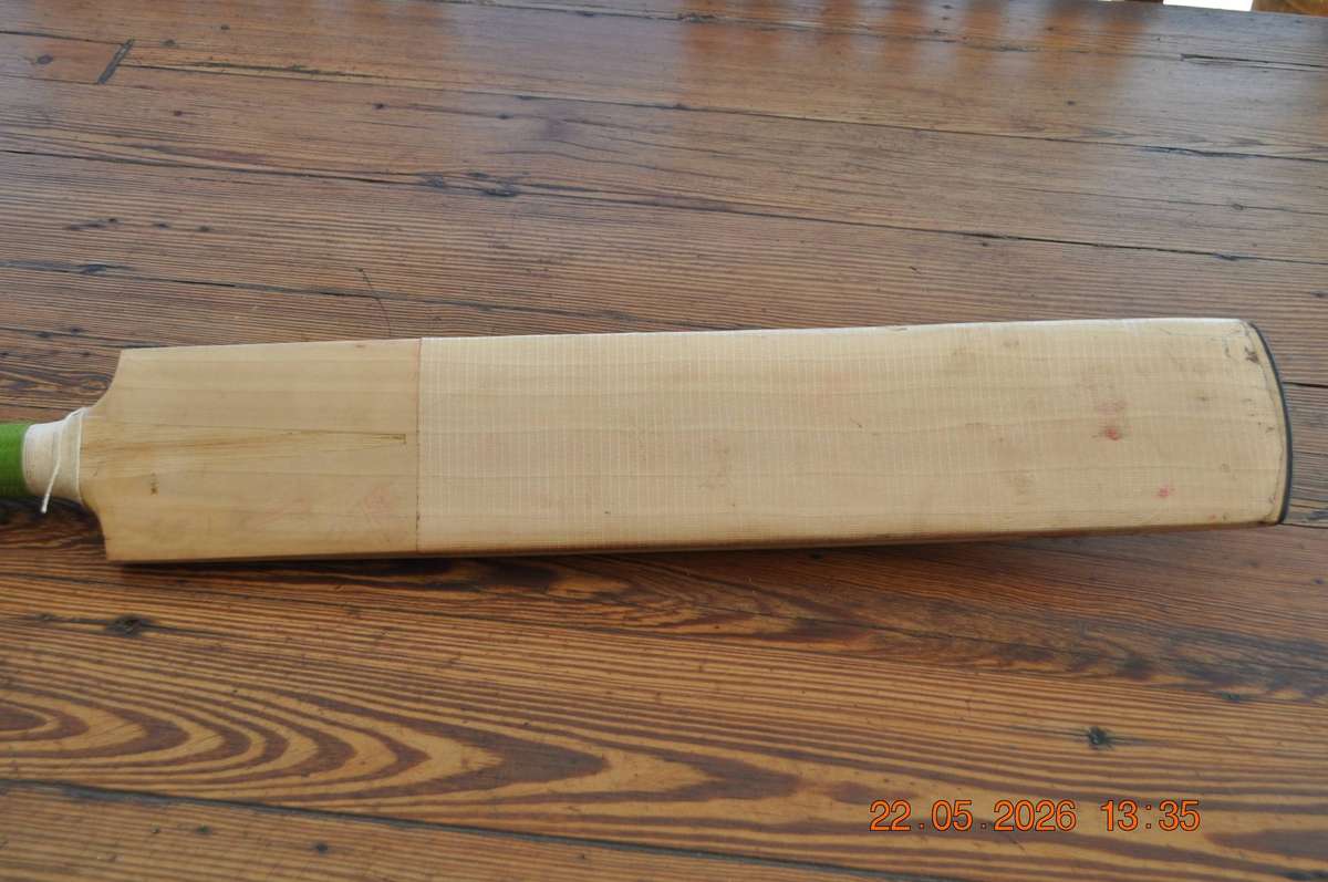 Cricket Bat (size SH)