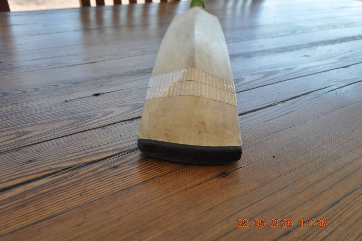 Cricket Bat (size SH)